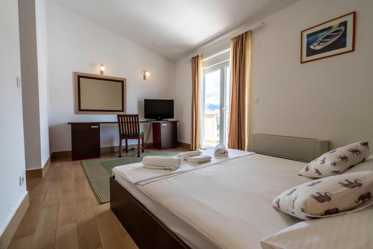 Pansion Epetium Hotel Stobrec Exterior photo