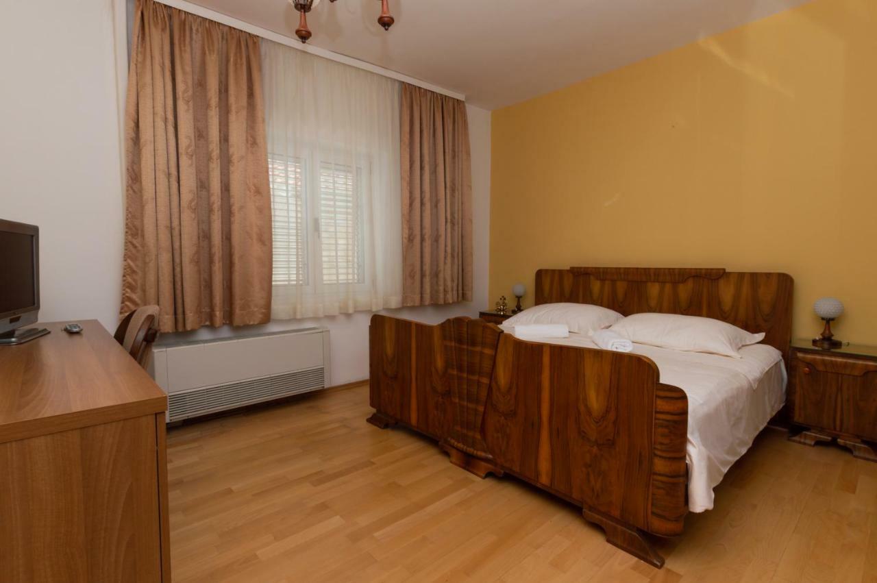 Pansion Epetium Hotel Stobrec Exterior photo